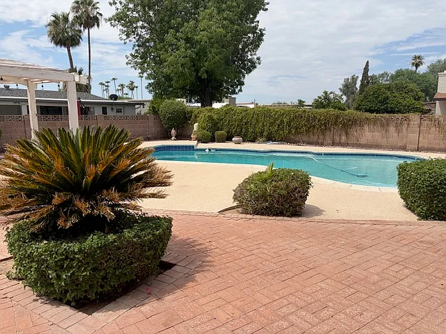 1319 E Fountain St — Photo 15