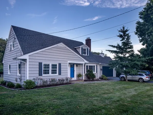 50 North St, Mattapoisett, MA 02739