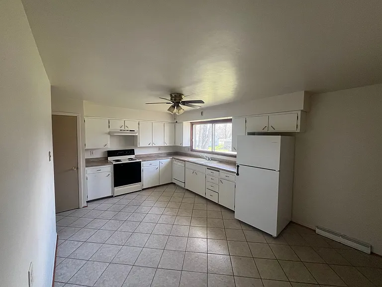 2231 Wickham Ave — Photo 5