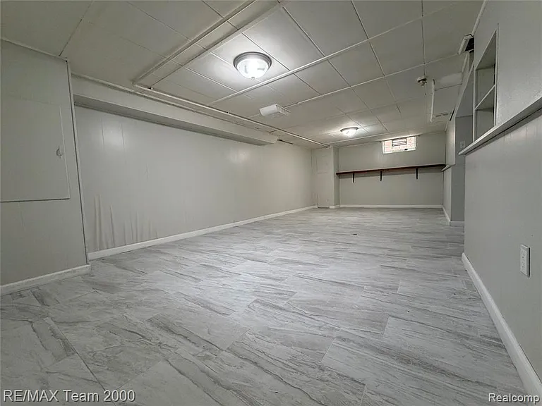 228 Auburn St — Photo 17