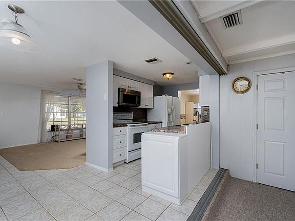 5th image of 4223 Bullard St