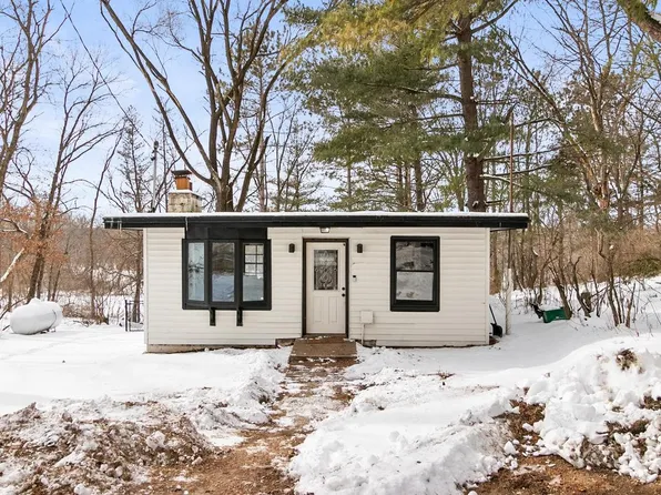 N4621 Oak Knoll Drive, Poynette, WI 53955