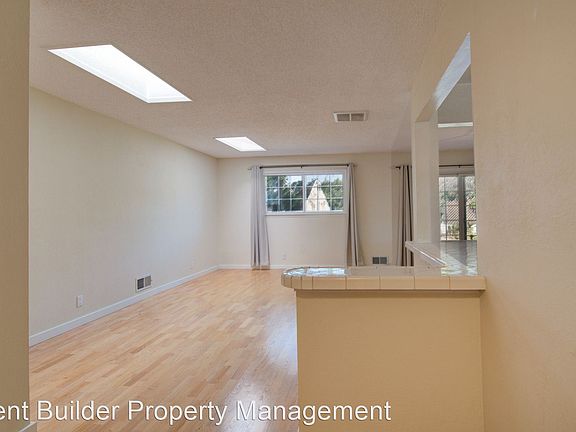 4th image of 8225 Connecticut St NE