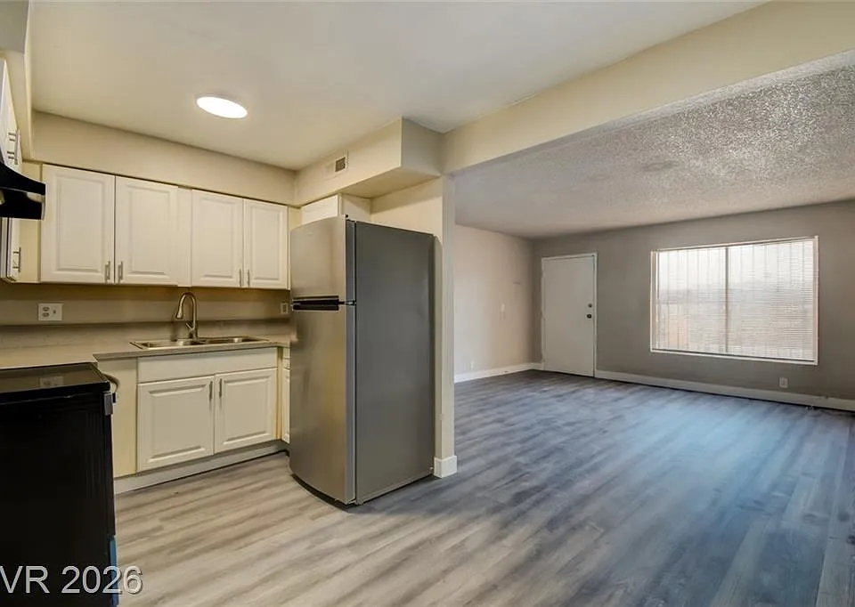 625 S Royal Crest Cir #13