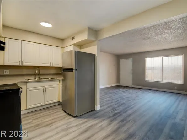 625 S Royal Crest Cir, Las Vegas, NV