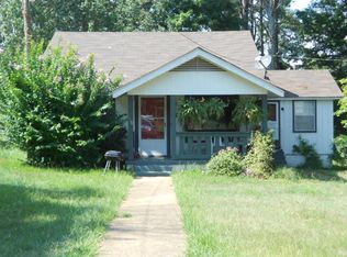 458 Myrtle St E, Philadelphia, MS 39350