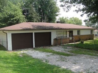 9475 Port Royal Dr, Martinsville, IN 46151