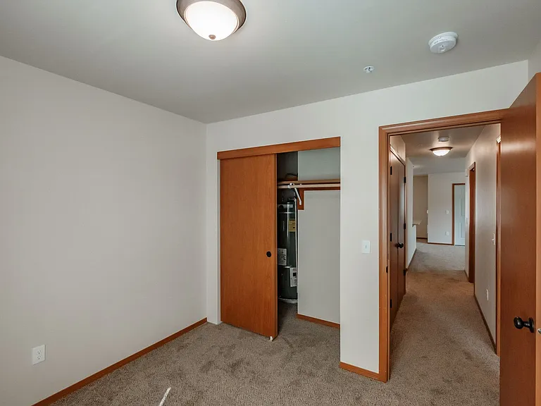 Oak Springs Apartments — Photo 6