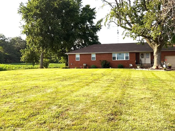 15797 Willis Rd, Benton, IL 62812