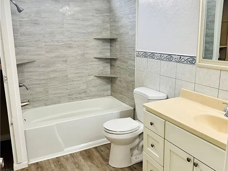 24 W 52nd St — Photo 8