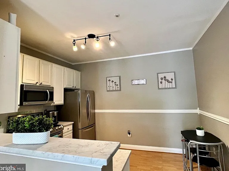 8605 Capistrano Way — Photo 5