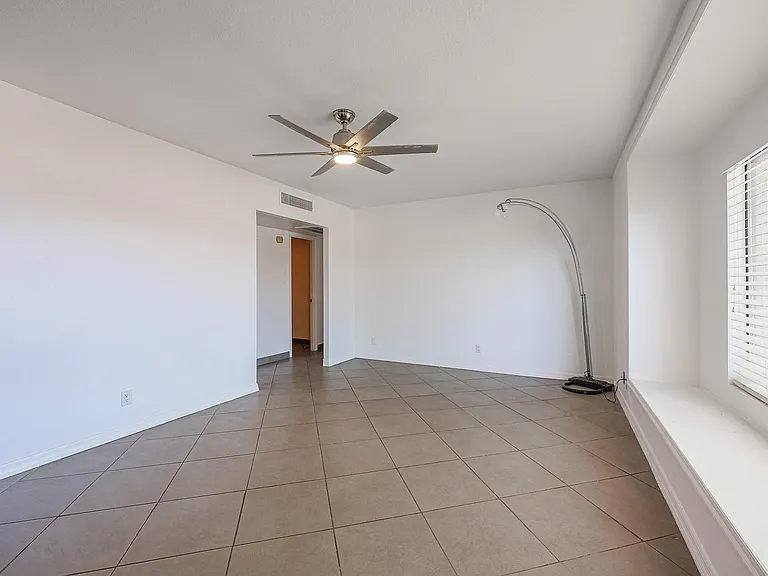 2318 N 84th Pl — Photo 28
