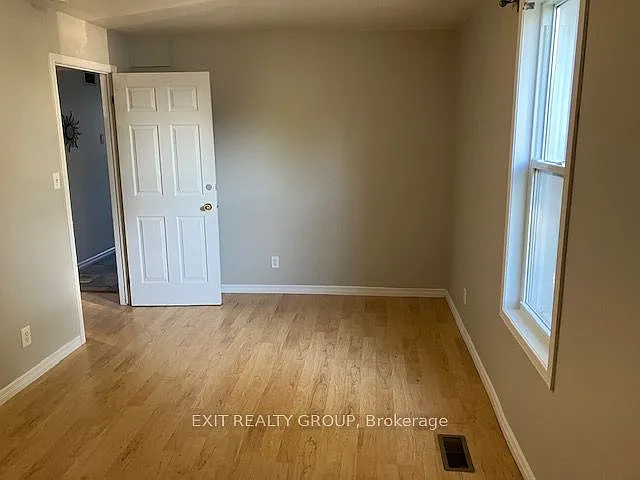 27 Grove St #MAIN FLR — Photo 7