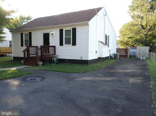 215 Locust Ave, Colonial Beach, VA 22443
