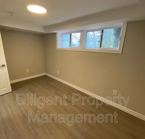 1528 Redwood Dr #LOWER — Photo 7
