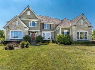 5713 Meadowbrook Ln, Crystal Lake, IL 60014