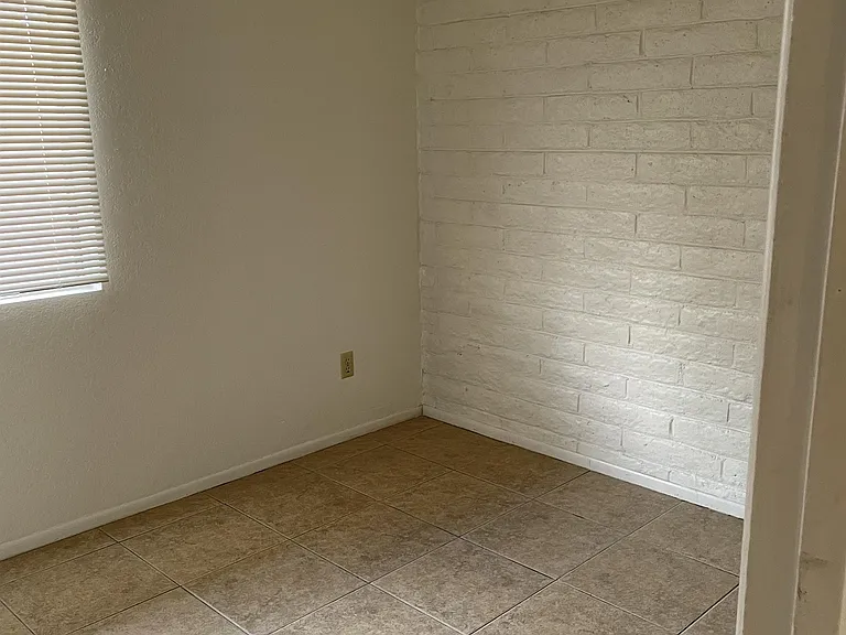 3416 E Monte Vista Dr — Photo 10