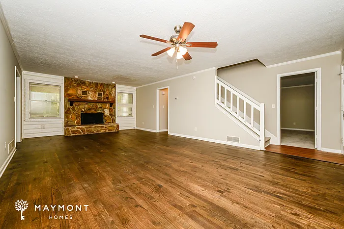 3 bed, 2.5 bath, 1953 sqft, $2,145 — Photo 4