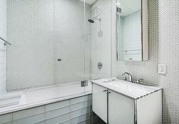 3rd image of 25 Broad St APT 14T