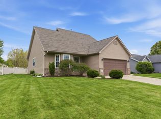 1406 Pine Creek Rd, Valparaiso, IN 46383