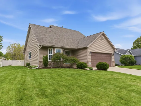 1406 Pine Creek Rd, Valparaiso, IN 46383