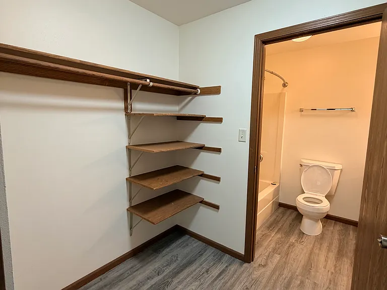 W156N11495 Pilgrim Rd #212 — Photo 7