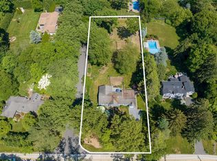 26 Cherry Ln, Huntington, NY 11743