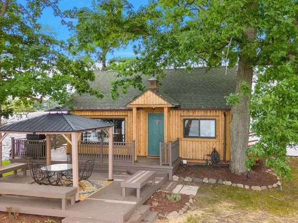 10086 King Rd, Davisburg, MI 48350