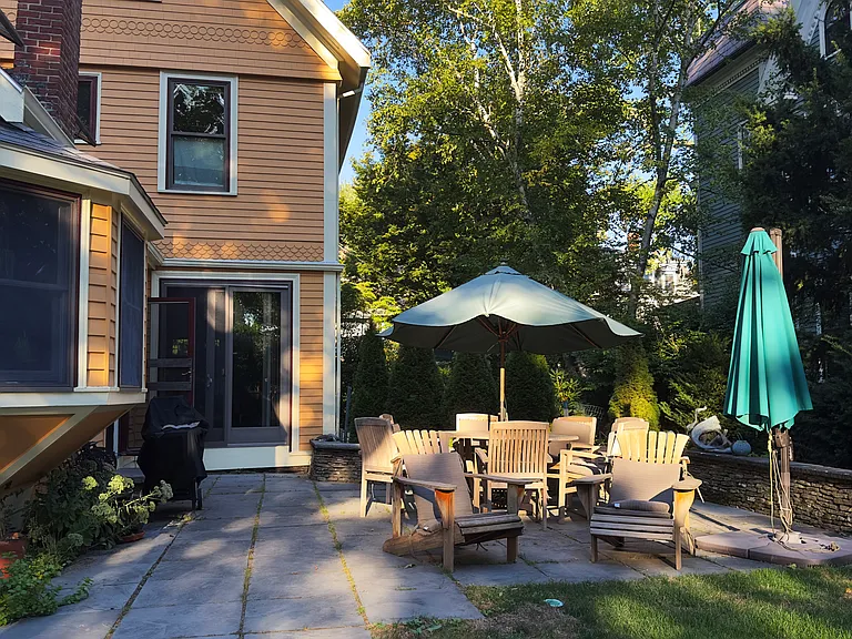 Lakeview Ave — Photo 23