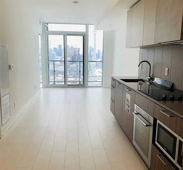 19 Western Battery Rd #Penthouse 20 — Photo 10