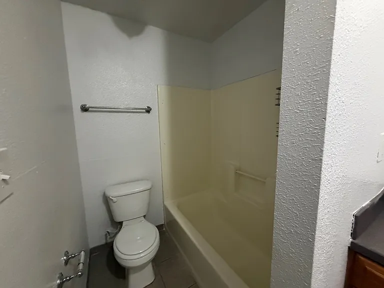 665 S Coalinga St — Photo 18