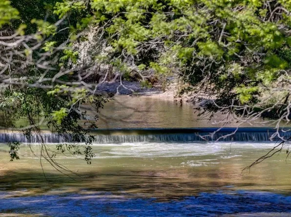 1816 County Rd 267, Out of Area, TX 76528