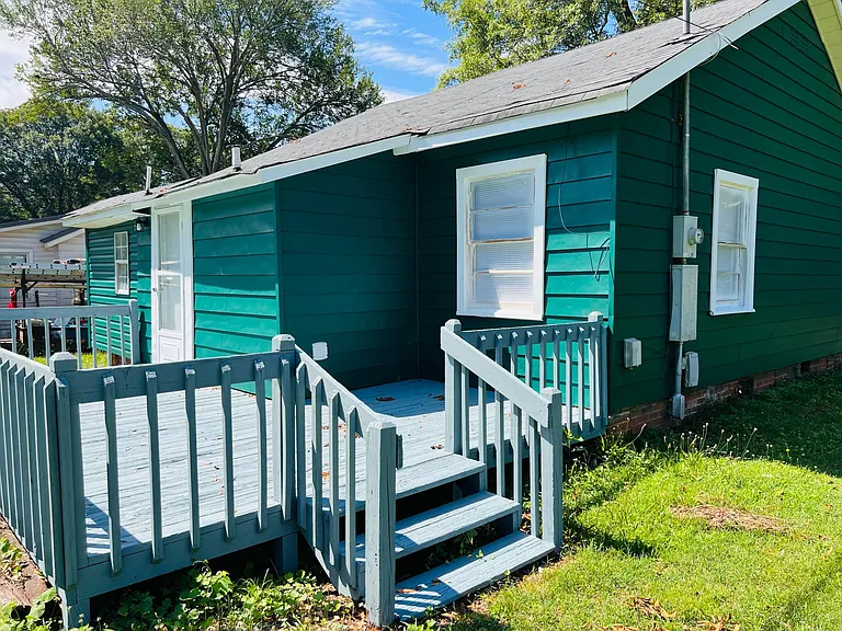 106 Lester Ave — Photo 11