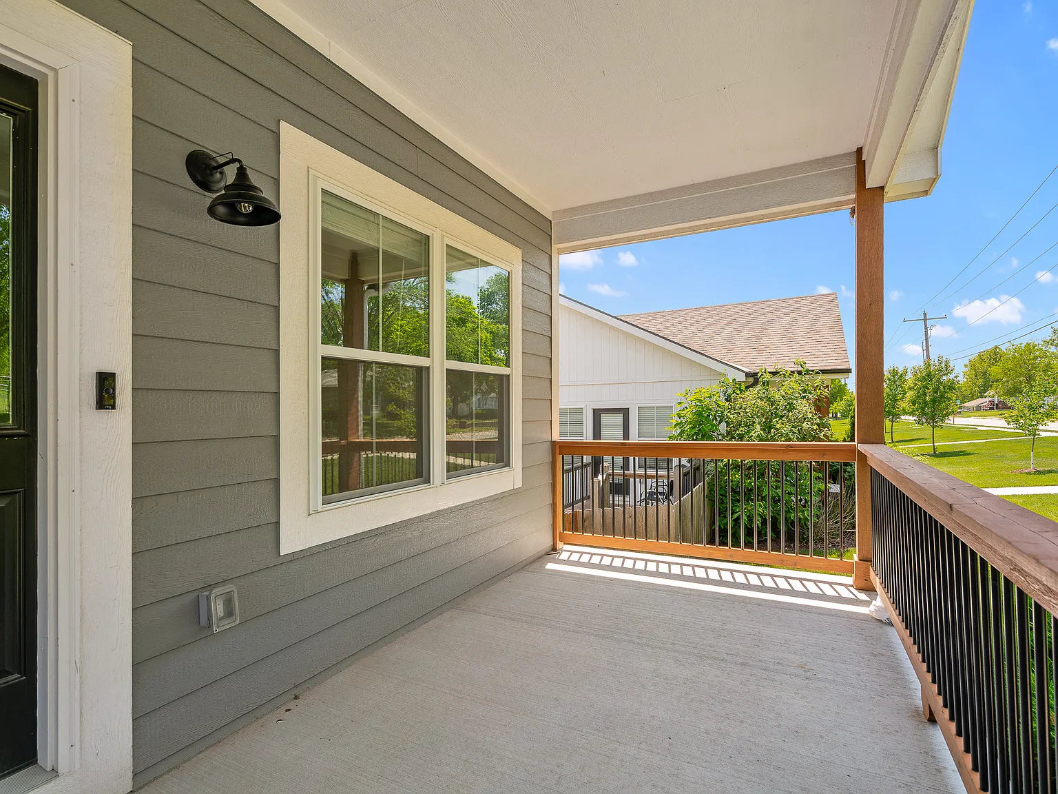 3 bed, 2105 sqft, $3,000 — Photo 4