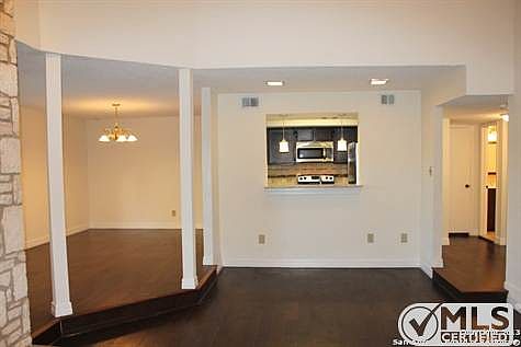 5th image of 8422 Echo Creek Ln