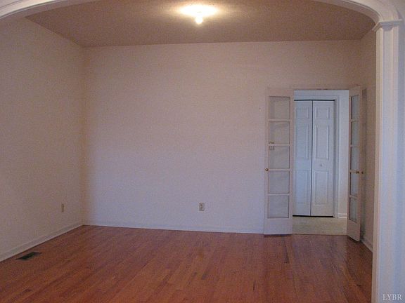 4th image of 919 Tolleys Ln