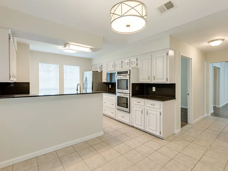 425 Provincetown Ln — Photo 15