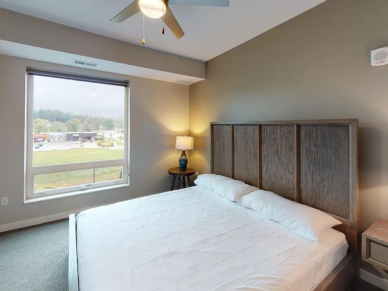 Red44 Luxury Apartments | Specials Available — Photo 65