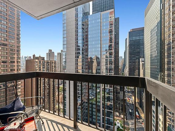 2nd image of 250 E 40th St APT 24B