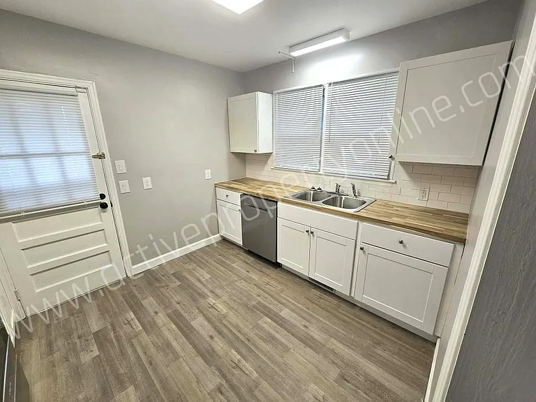 1935 Northbrook Ave — Photo 4
