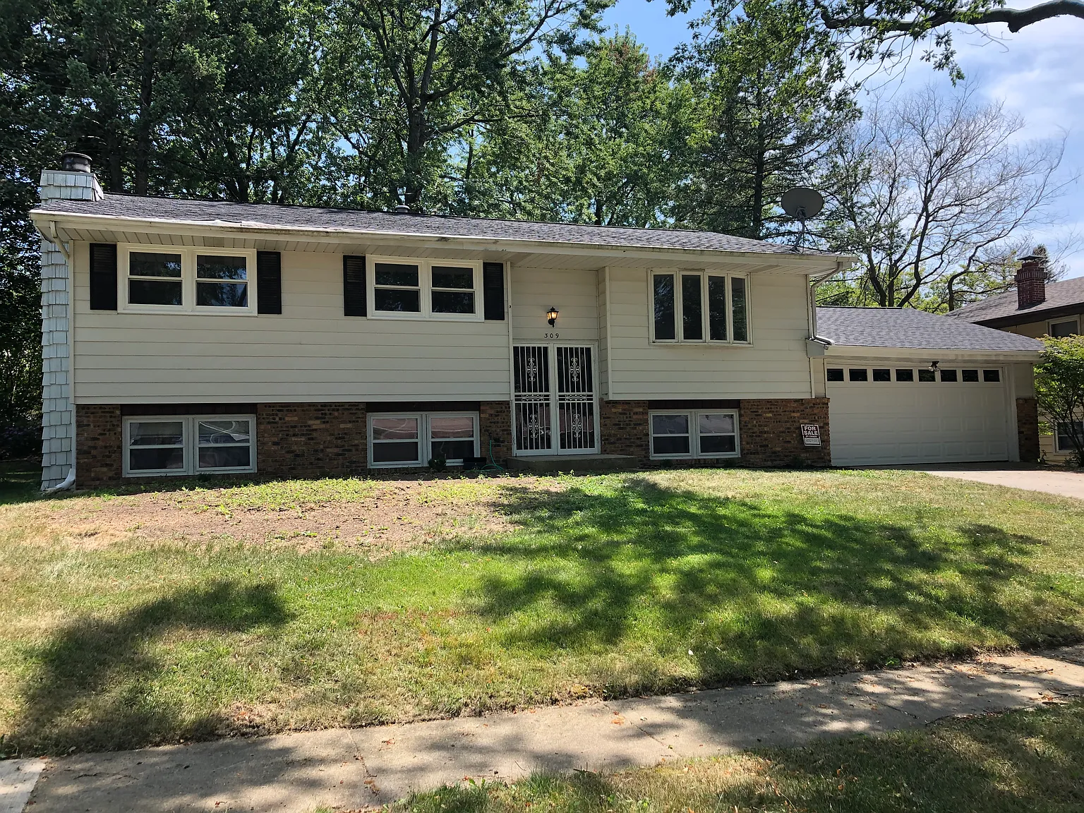 309 Hillside Ln photo 1