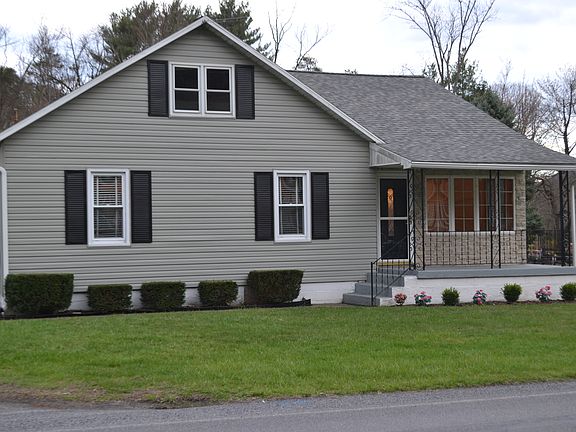 3 Bedroom House with Pool