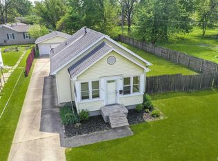1326 S 14th St, Pekin, IL