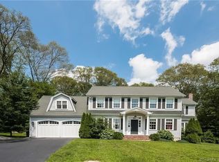 8 Red Oak Ln, Pawcatuck, CT 06379