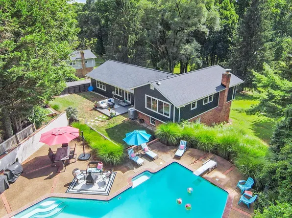 3125 Hunt Rd, Oakton, VA 22124