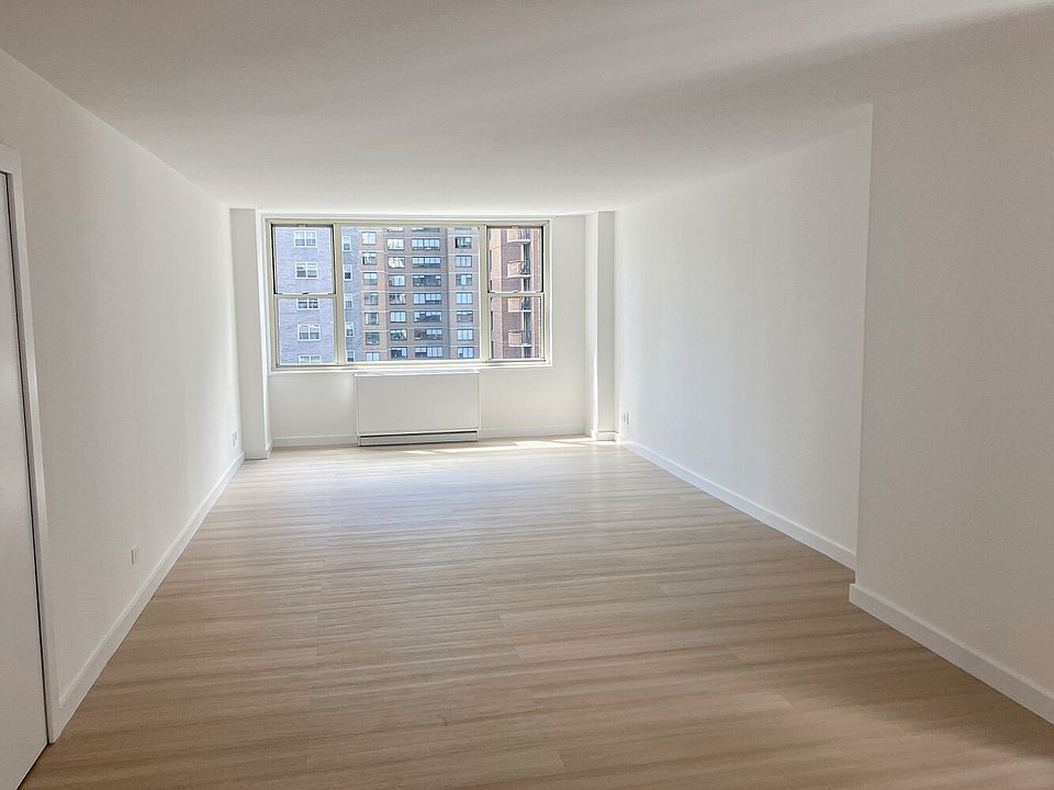 1st image of 166 E 34th St #1111
