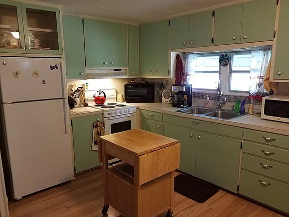 4th image of 516 49th Avenue Dr W