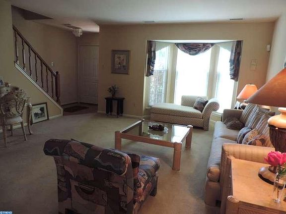 3rd image of 151 Sequoia Dr