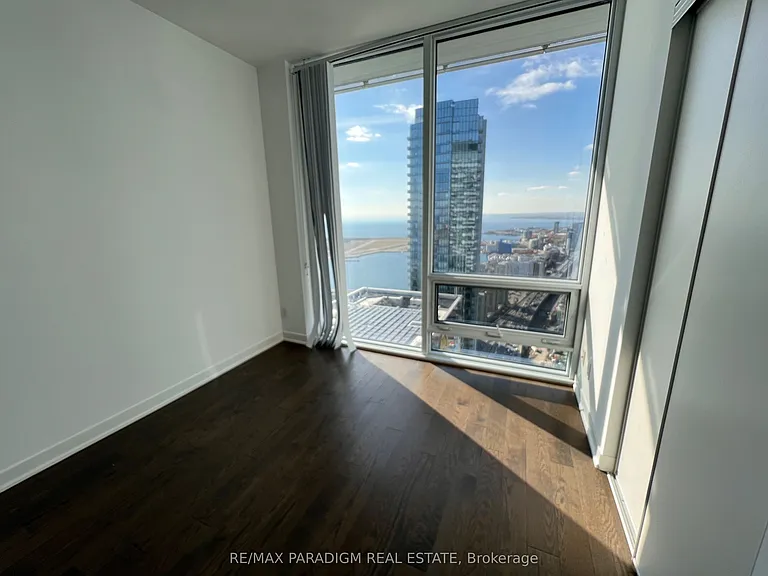 100 Harbour St #6002 — Photo 8