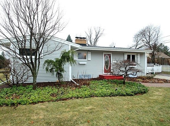 2nd image of 3211 Corbridge Ln